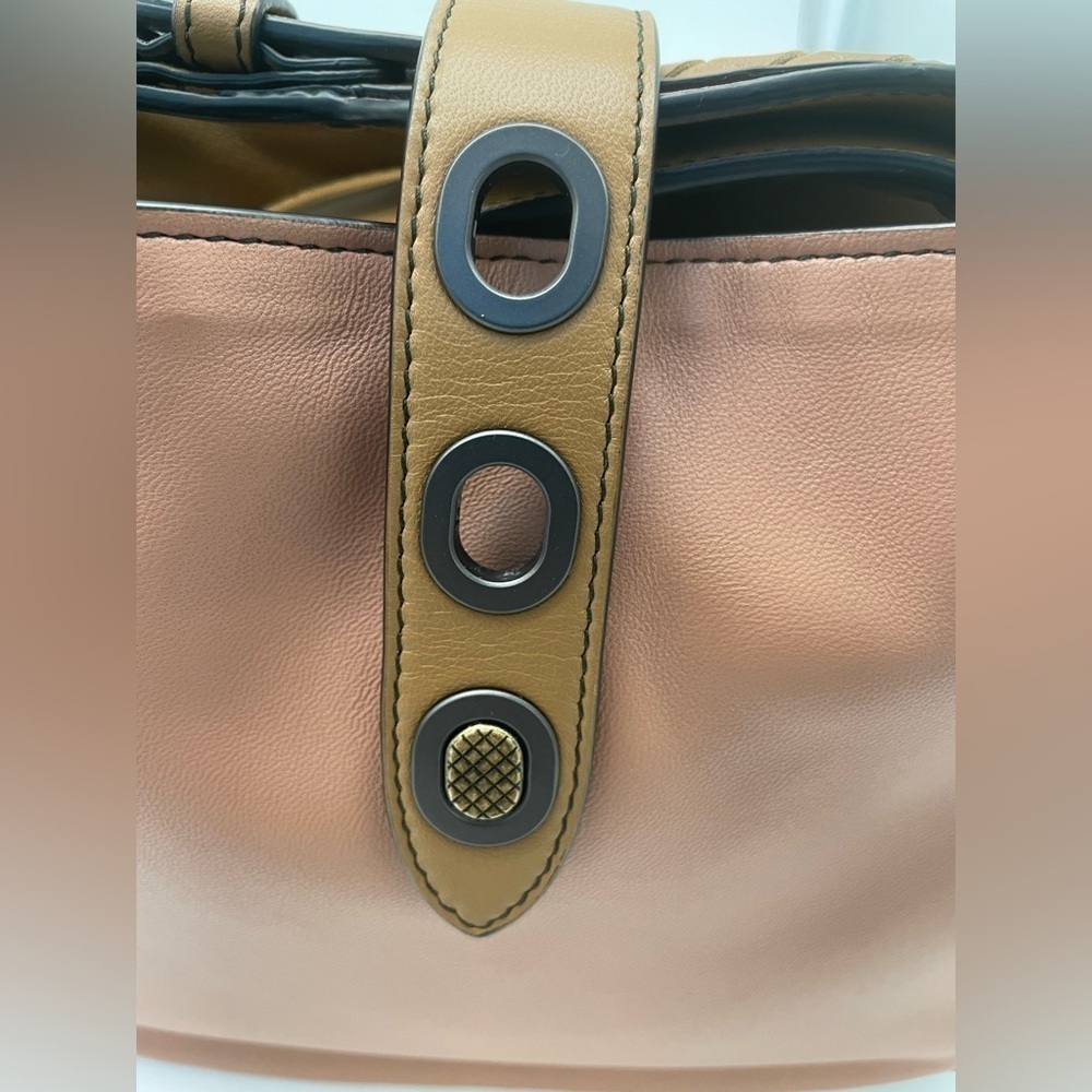 NEW Bottega Veneta Intrecciato Leather Tote and Bottega Veneta Silk Scarf Bundle - Picture 4 of 10